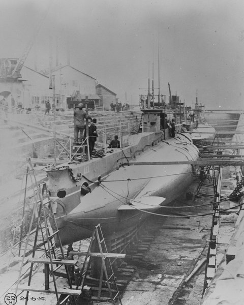 HMAS AE2 with HMAS AE1 astern in Fitzroy Dock, Cockatoo Island, 24 June 1914 (Navy I00572_AE1.jpg)